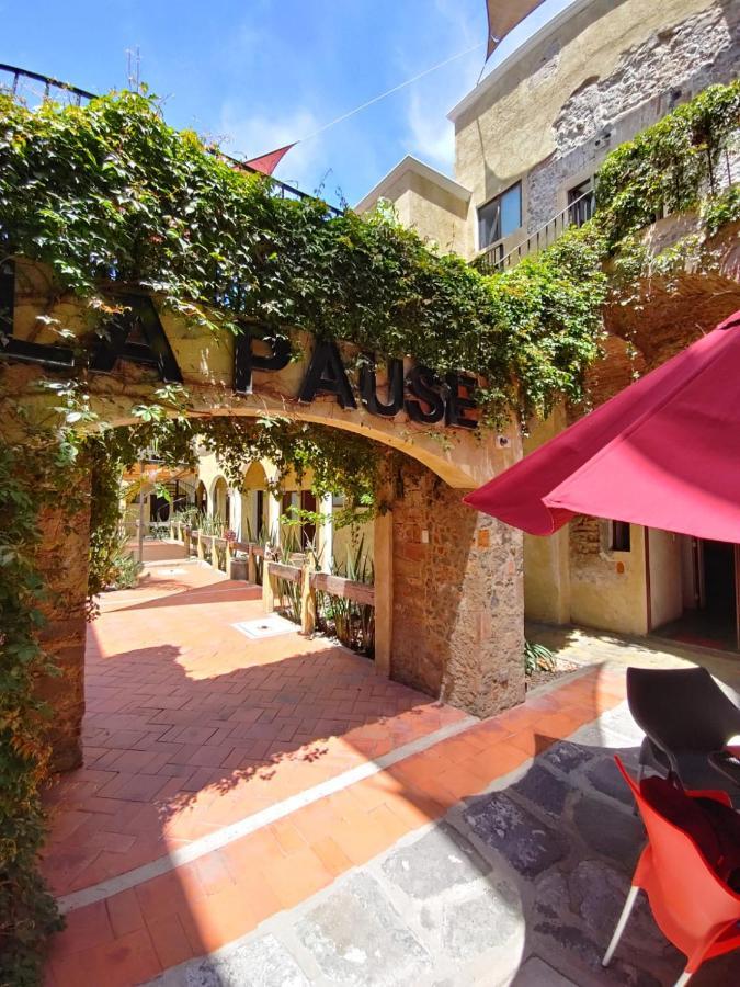 Hotel El Descanso Barrio Del Artista