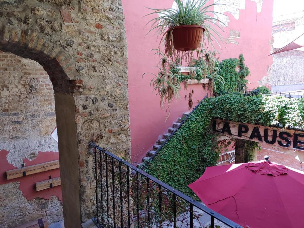 Hotel El Descanso Barrio Del Artista *